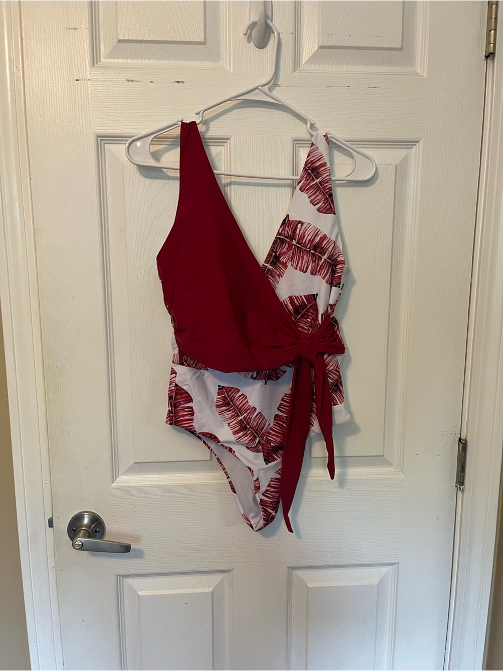 SHEIN Red and White Leaf-Print One-Piece Swimsuit with Side Tie